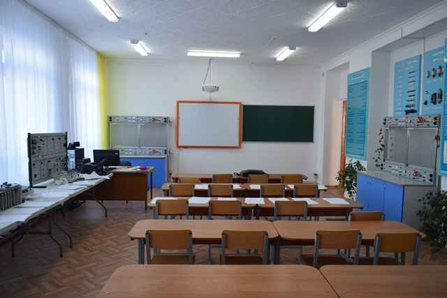 Материальная и учебная база колледжа Материальная и учебная база колледжа